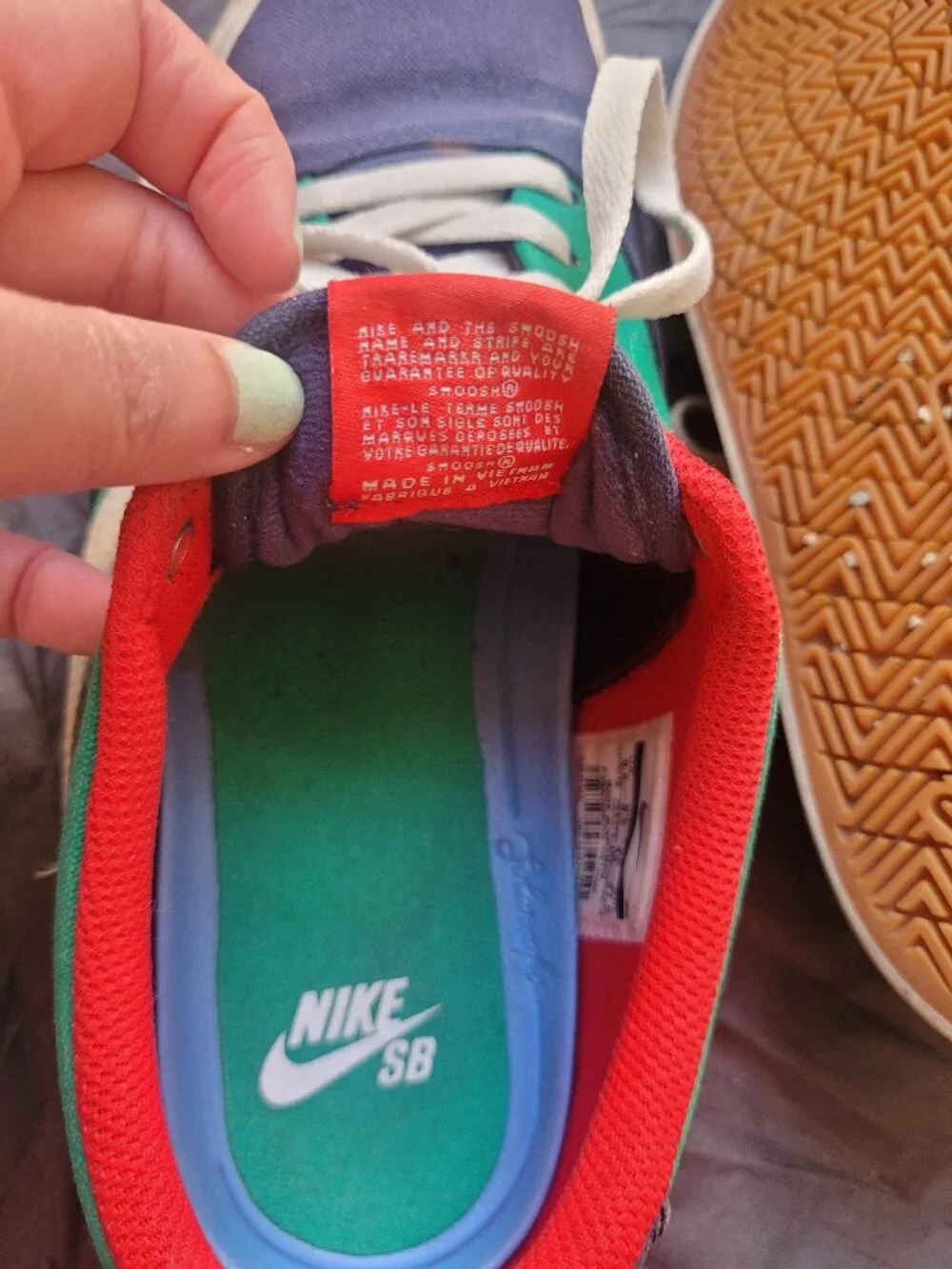 AS IS Used Nike SB Mens Shoes Sneakers US 9.5 Navy Green Red White Soles Laces